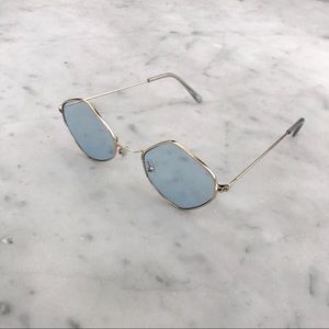 Baby Blue ‘90s Vintage-Look Small Sunglasses